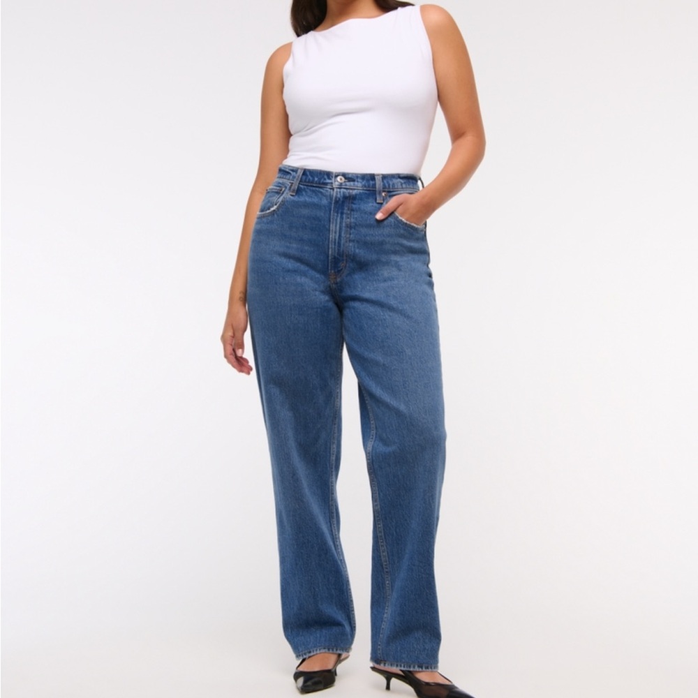 Abercrombie & Fitch High Rise Straight Leg Jeans - Medium Blue